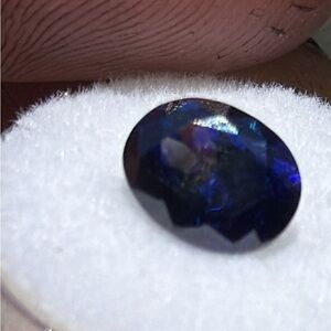 Genuine sapphire gemstone 7.7 ct oval cut